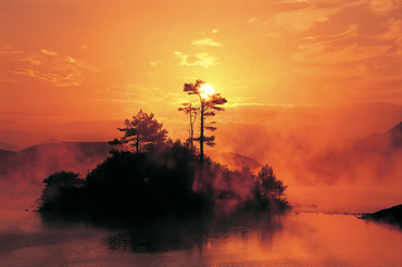 Cregennan Lakes at sunrise